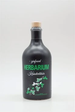 Ginfused Kräuterlikör